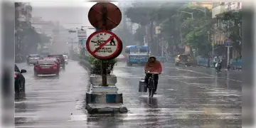 Read more about - West Bengal Weather | বৃষ্টি দিয়ে শুরু নয়া মাস! গত ৪৮ ঘন্টায় ৫ ডিগ্রি বেড়েছে শহরের তাপমাত্রা! তবে কি বিদায় নিলো শীত?