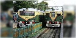 Read more about - ১৪ জন রেল কর্মীর করোনা সংক্রমনে আজও বাতিল শিয়ালদহ ডিভিশনের ২৬ টি লোকাল ট্রেন