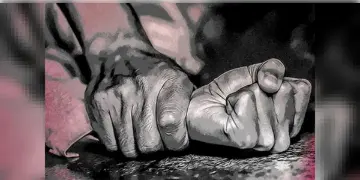 Read more about - Suri | আদিবাসী প্রৌঢ়াকে জঙ্গলের মধ্যে গণধর্ষণ, থেঁতলে দেওয়া হলো মুখ! আতঙ্ক সিউড়িতে