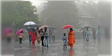 Read more about - Weather Update | ভারী বর্ষণের জেরে জেরবার কলকাতা, একনজরে দেখে নিন মহানগরীর আজকের আবহাওয়া আপডেট