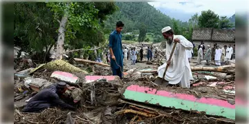 Read more about - Pakistan | পাকিস্তানে মৃত্যুপুরী! জুন থেকে হয়ে চলেছে লাগাতার বৃষ্টি! হড়পা বান-ভূমিধসে মৃত ৬৫৭!