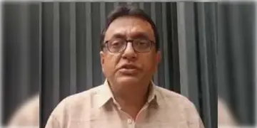 Read more about - Shantanu Sen | রেজিস্ট্রেশন সাসপেন্ড! "এই অন্যায়ের বিরুদ্ধে আমি লড়াই করব এবং জিতব।”- ইঙ্গিত শান্তনু সেনের