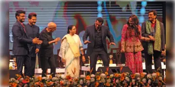 Read more about - Kolkata International Film Festival | বলি-টলি তারকাদের হাতে উদ্বোধন কিফ ২০২৩! সলমন-অনিল-সোনাক্ষীর সঙ্গে নাচে পা মেলালেন 'দিদি'! আজ কোথায় চলছে কোন সিনেমা?