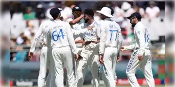 Read more about - IND vs SA 2nd Test | ভারত বনাম দক্ষিণ আফ্রিকা দ্বিতীয় টেস্টে মহম্মদ সিরাজের আগুন বল নিলো  ৬ উইকেট! ম্যাচ চলাকালীনই টেস্ট ক্রমতালিকার প্রথম দশে কোহলি!