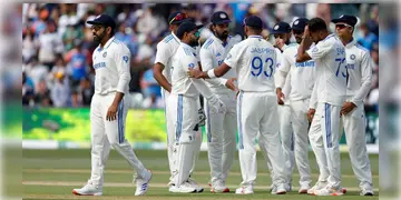 Read more about - BCCI | দলের বিশৃঙ্খলা রুখতে ১০ দফা ফতোয়া জারি করল BCCI! কী কী নিয়ম মানতে হবে ভারতীয় ক্রিকেটারদের?