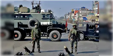 Read more about - Manipur | অসম রাইফেলসের কনভয়ে অতর্কিত হামলা, মনিপুরে শহীদ ২ জওয়ান, আহত অন্তত ৬