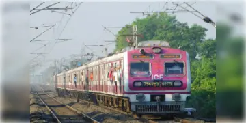Read more about - Howrah-Pandua Local | অফিস টাইমে ট্রেনে আতঙ্ক! ডাউন পান্ডুয়া-হাওড়া লোকালের নীচে হঠাৎই ধোঁয়া!