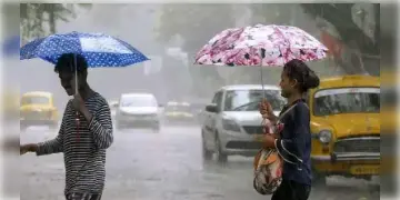 Read more about - West Bengal Weather | দীপাবলি কাটতে না কাটতেই ঘূর্ণাবর্তের ভ্রুকুটি! ভাইফোঁটা মাটি করবে বৃষ্টি?
