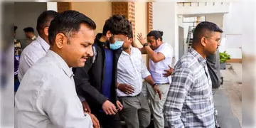 Read more about - US Deporting Indians | ট্রাম্প জমানায় প্রতিদিন গড়ে ৮ জন ভারতীয় নির্বাসিত হচ্ছেন! কোন রাজ্যে কতজন ফিরলেন?