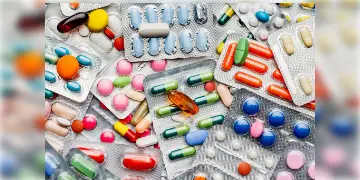 Read more about - Medicine Price | কমলো ওষুধের দাম! অ্যাসিক্লোফেনাক, প্যারাসিটামলের মতো ৩৫টি অত্যাবশ্যকীয় ওষুধের রিটেল প্রাইস কমালো কেন্দ্র!