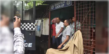 Read more about - Kasba Rape Case | 'এটা ষড়যন্ত্র'! কসবা-কাণ্ডে অভিযুক্তদের আইনজীবী দাবি করলেও মক্কেলদের জন্য করলেন না জামিন আবেদন!