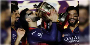 Read more about - RCB | বিক্রি হয়ে যাচ্ছে গোটা দল! তাঁর আগেই নজরে আরসিবির আইপিএলের গোটা টিম