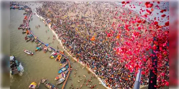 Read more about - Mahakumbh 2025 | মহাকুম্ভে তৃতীয় অমৃতস্নানের জন্য ১.২৫ কোটি মানুষের ভিড়! ‘ওয়ার রুম’ থেকে সব নজর করলেন যোগী