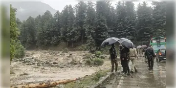 Read more about - Jammu and Kashmir | জম্মু কাশ্মীরে মেঘভাঙা বৃষ্টি, প্রাকৃতিক বিপর্যয়ের জেরে মৃত ৪ জন, আহত অন্ততঃ ৬
