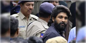 Read more about - Allu Arjun । রোববার রোববার যেতে হবে থানায় ! আল্লু অর্জুনকে নির্দেশ দিলো আদালত