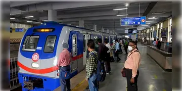 Read more about - Kolkata Metro | এবার এয়ারপোর্টে মেট্রো বদল না করেই পৌঁছে যাবেন শহিদ ক্ষুদিরাম! পরিষেবা চালুর ঘোষণা কতৃপক্ষের