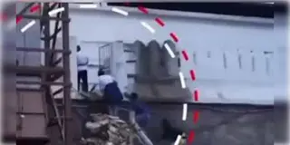 Read more about - Puri Jagannath Temple | বজ্র আঁটুনি ফস্কা গেরো! পুরীতে আবর্জনার ঢিবি টপকে মন্দিরের ভেতরে ৪ ব্যক্তি