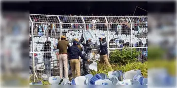 Read more about - Lionel Messi in Kolkata | যুবভারতীতে ভাঙচুর, হতে পারে যাবজ্জীবন কারাদণ্ড! একাধিক ধারায় মামলা রুজু পুলিশের