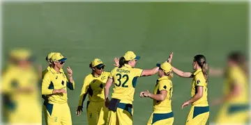 Read more about - Australia Women vs India Women | ১২২ রানের বড় ব্যবধানে জয় অস্ট্রেলিয়ার! তিন ম্যাচের ওয়ান ডে সিরিজে পরাজিত হরমনপ্রীতরা