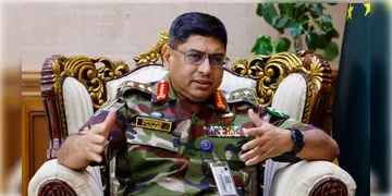 Read more about - Bangladesh | উত্তপ্ত বাংলাদেশে জারি হবে সামরিক শাসন? বার্তা দিলেন সেনাপ্রধান ওয়াকার-উজ-জামান!